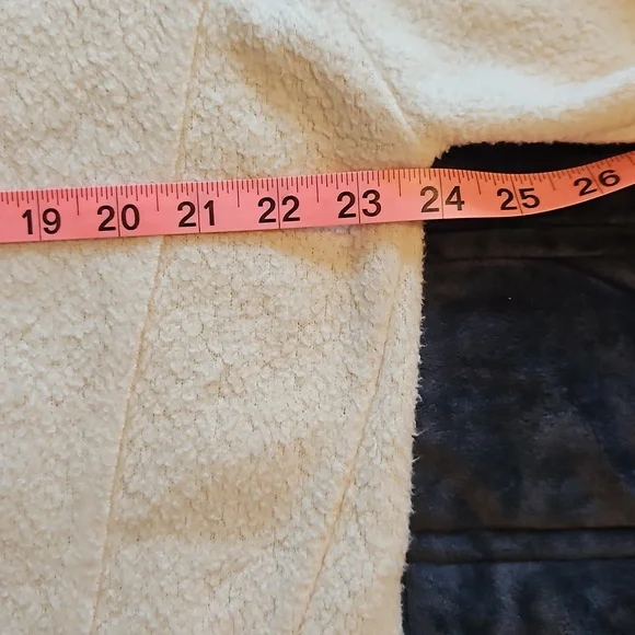 Urban Outfitters Cream Fuzzy Lillu V-Neck Pullover Sweater, XS, Oversized, Boxy - Picture 8 of 10